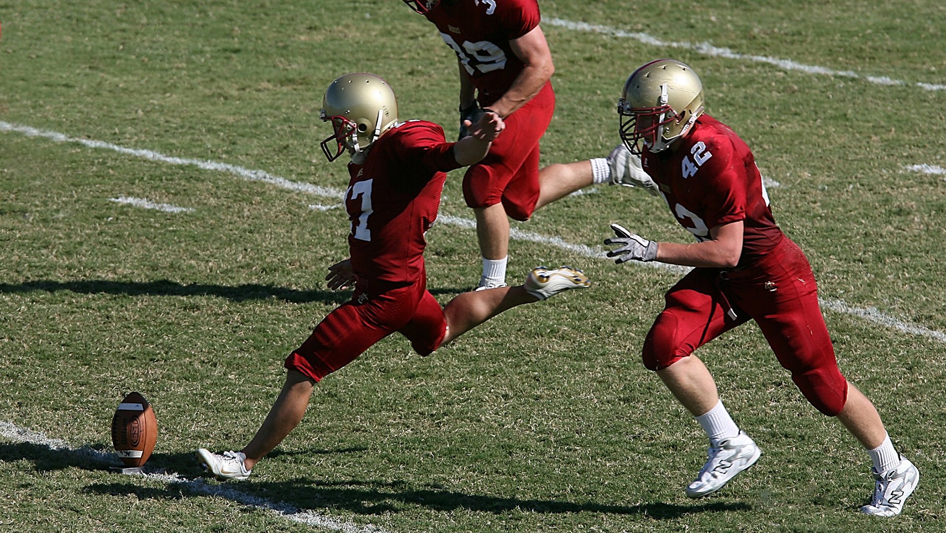 赛场应变能力增强，战术执行更坚决，赛场发挥